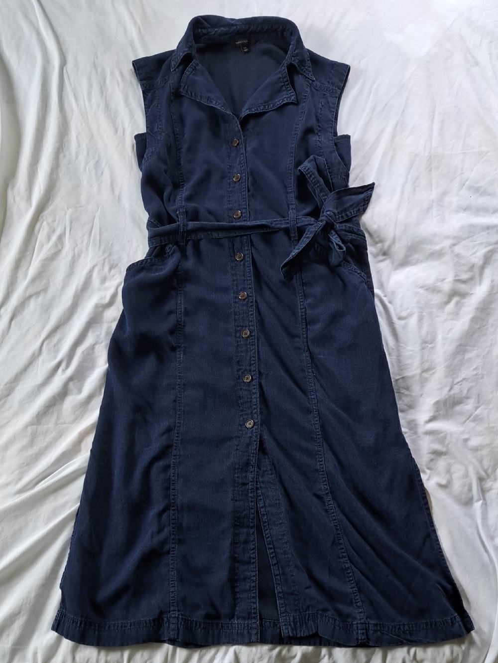 Banana Republic Sleeveless Navy Chambray Button-Down Midi Dress with Tie Waist